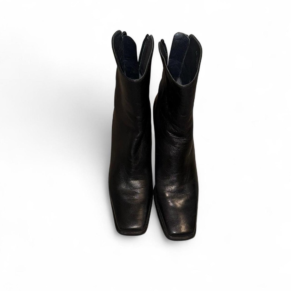 Stuart Weitzman black square toe ankle boots with block heel. Size 8.5AA
